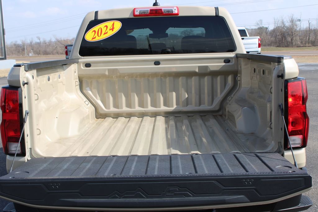 Used 2024 Chevrolet Colorado W/T image 16