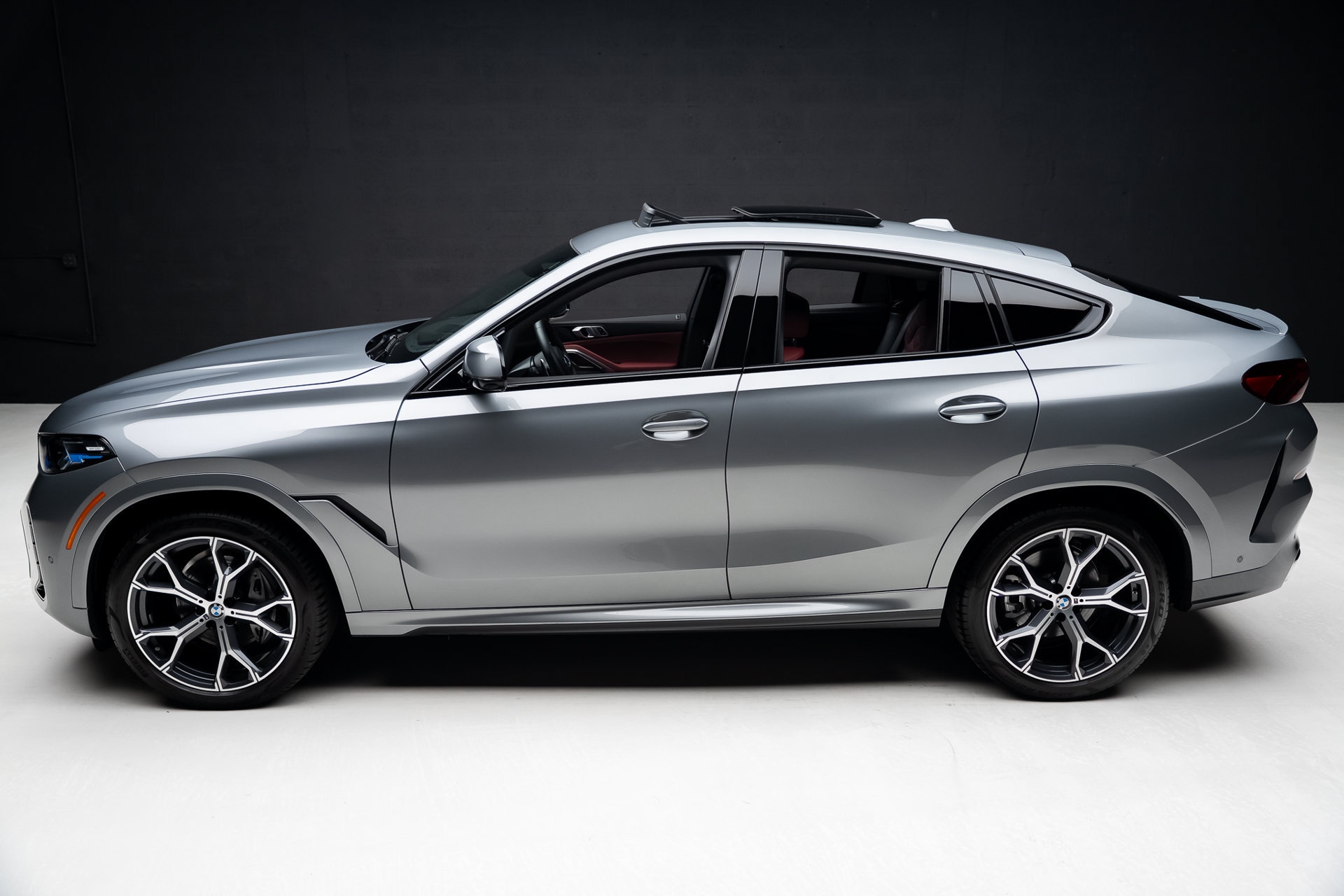 Used 2026 BMW X6 xDrive40i AWD/4WD image 16