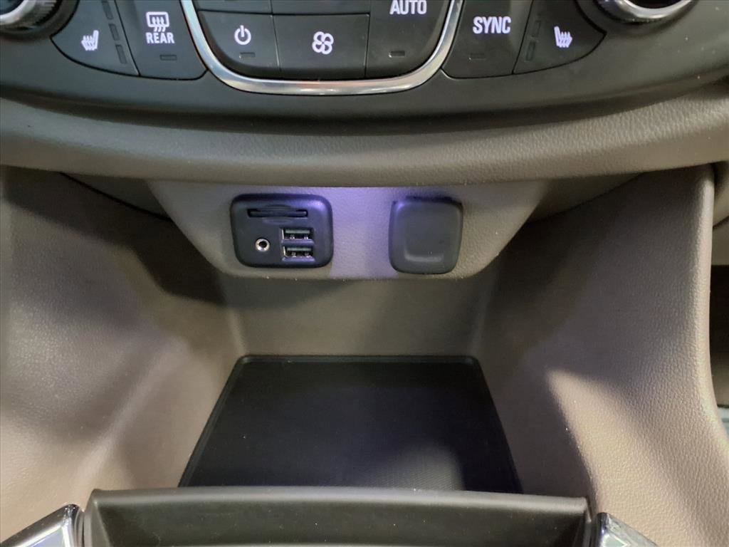 Used 2021 Chevrolet Traverse LT w/ LT Premium Package image 27