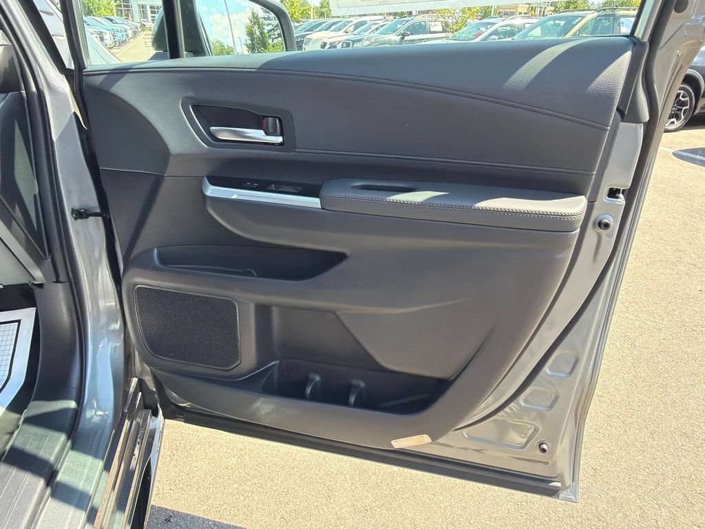 Used 2026 Toyota Sienna Limited FWD image 10