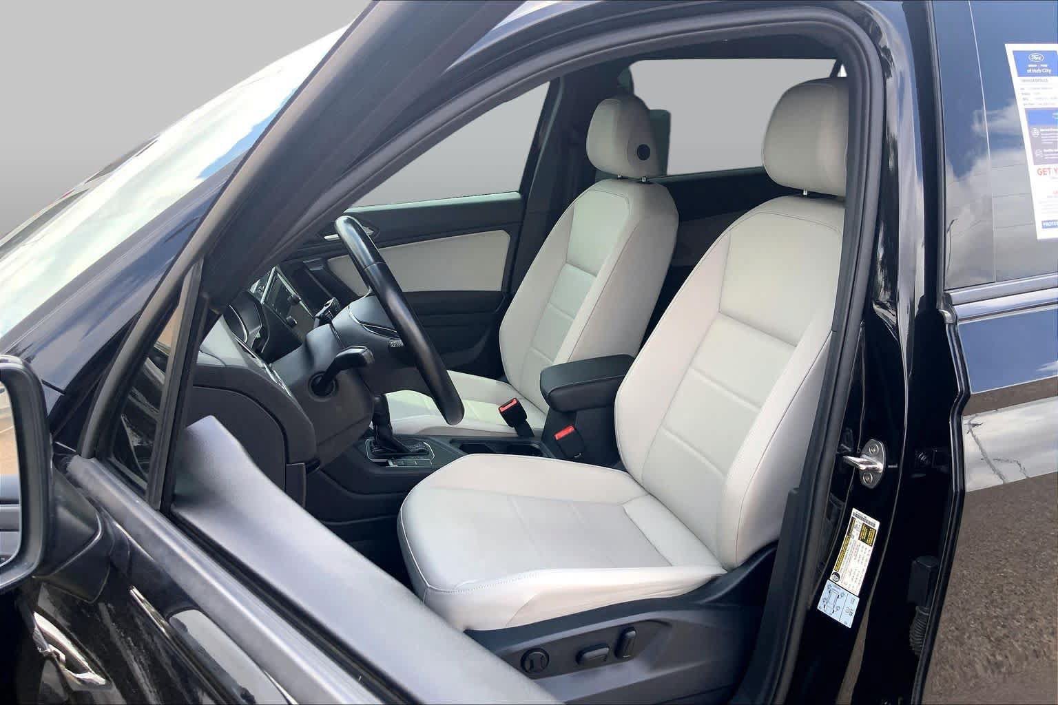 Used 2021 Volkswagen Tiguan SE R-Line FWD image 7