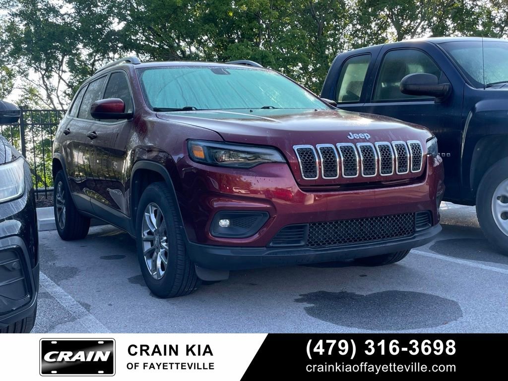 Used 2019 Jeep Cherokee Latitude Plus w/ Cold Weather Group AWD/4WD image 1