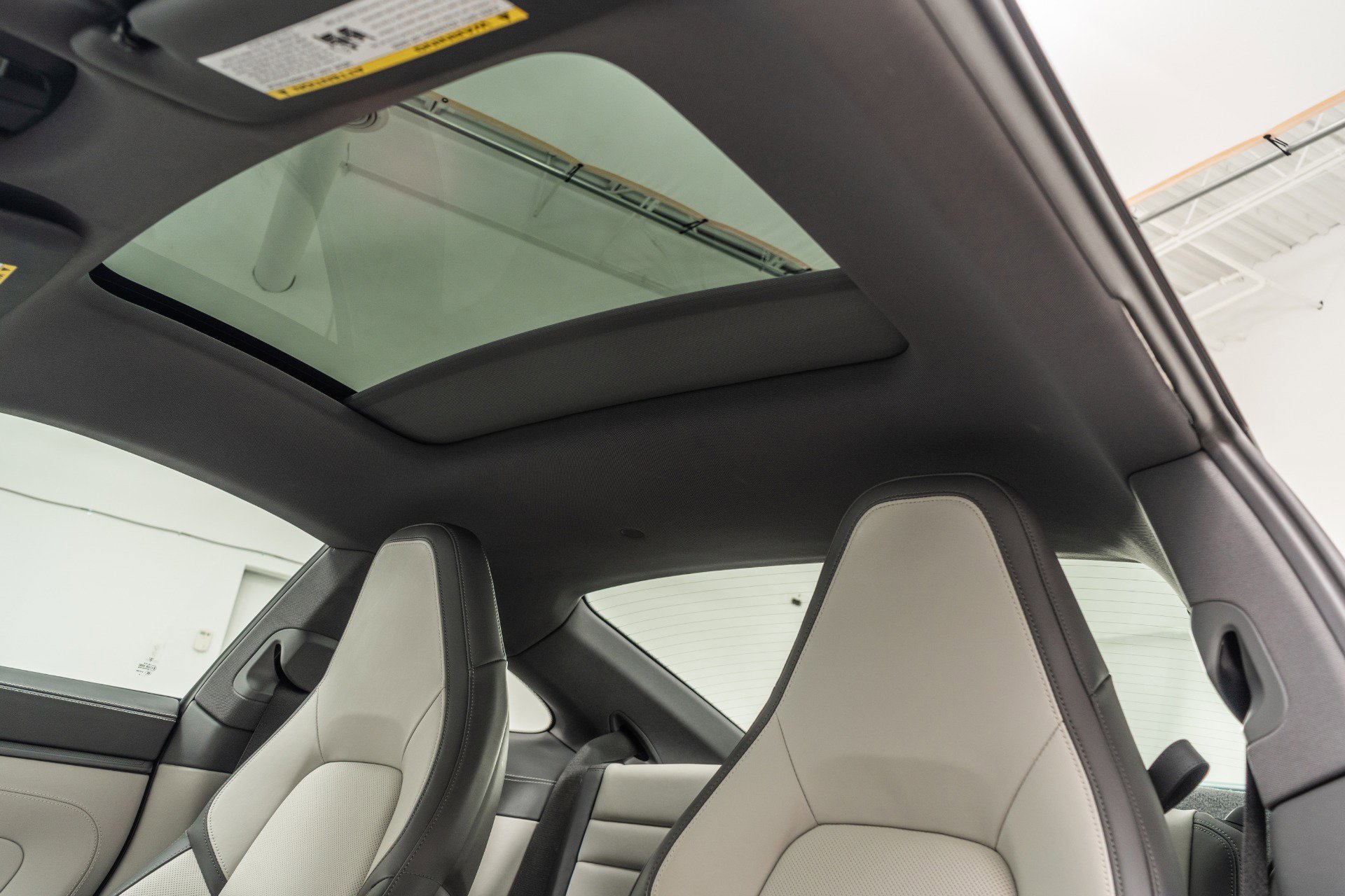 Used 2025 Porsche 911 Carrera image 18