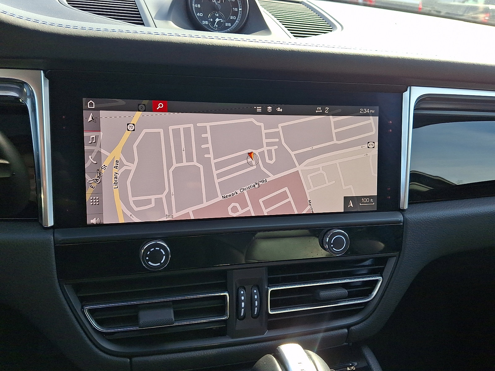 Used 2024 Porsche Macan Turbo image 24