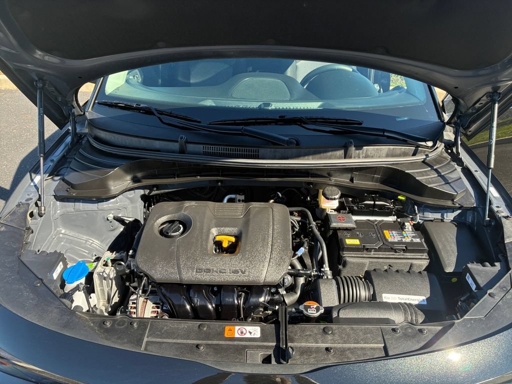Certified 2025 Kia Soul LX w/ LX Technology Package FWD image 13