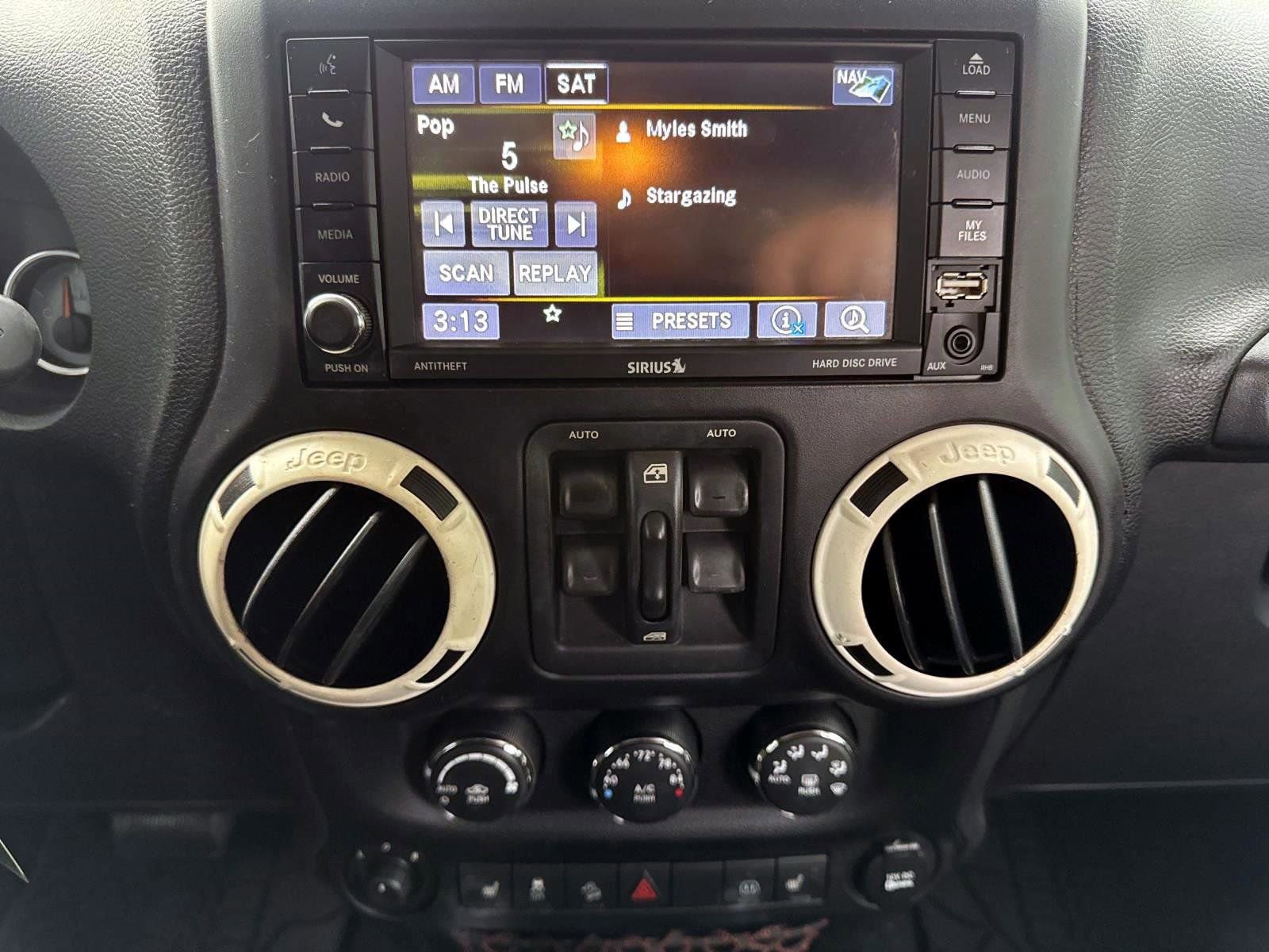 Used 2012 Jeep Wrangler Unlimited Sahara image 22