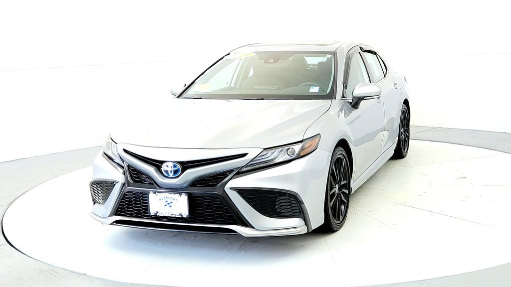 Used 2024 Toyota Camry XSE w/ Navigation Package FWD image 2