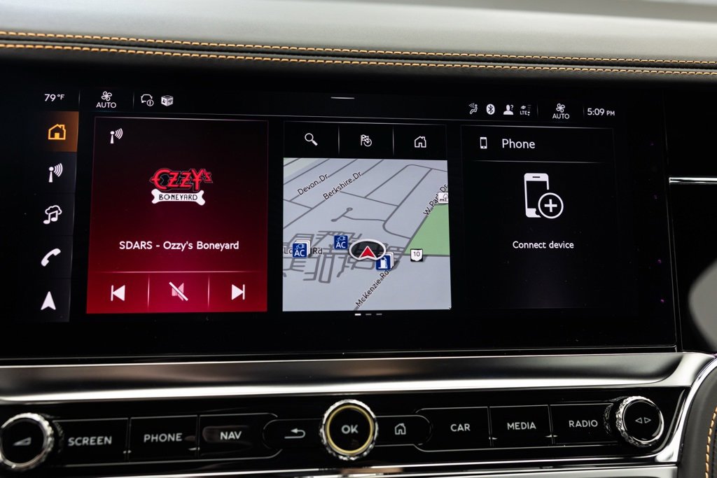 New 2025 Bentley Flying Spur Plug-In Hybrid image 23