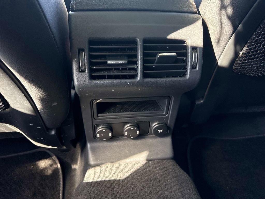 Used 2019 Jaguar F-PACE Prestige image 14