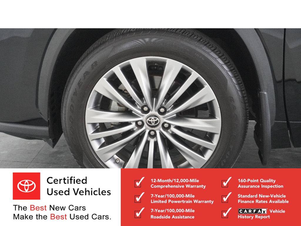 Certified 2024 Toyota Highlander Platinum AWD/4WD image 29