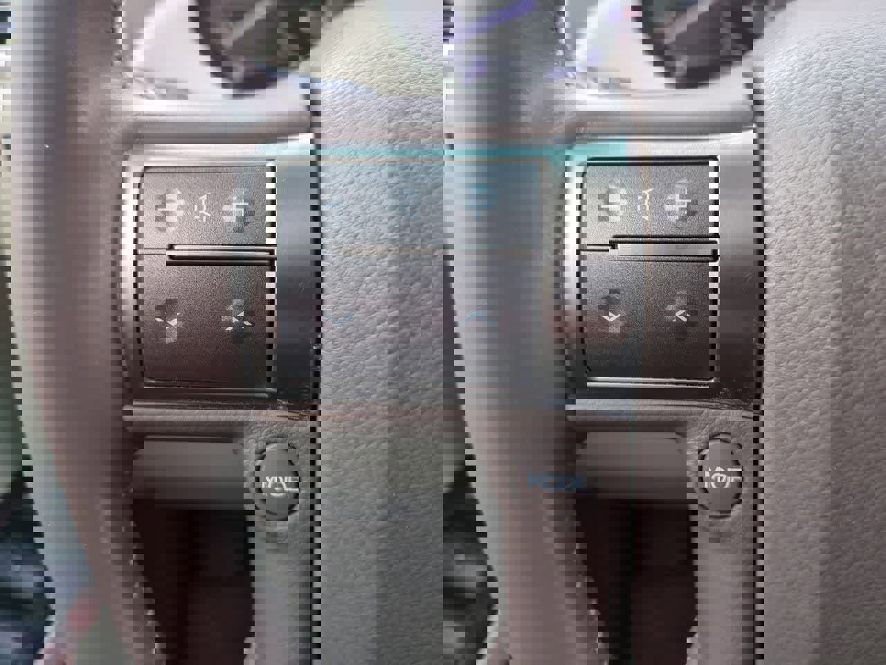 Used 2011 Lexus GX 460 w/ Comfort Plus Pkg image 24