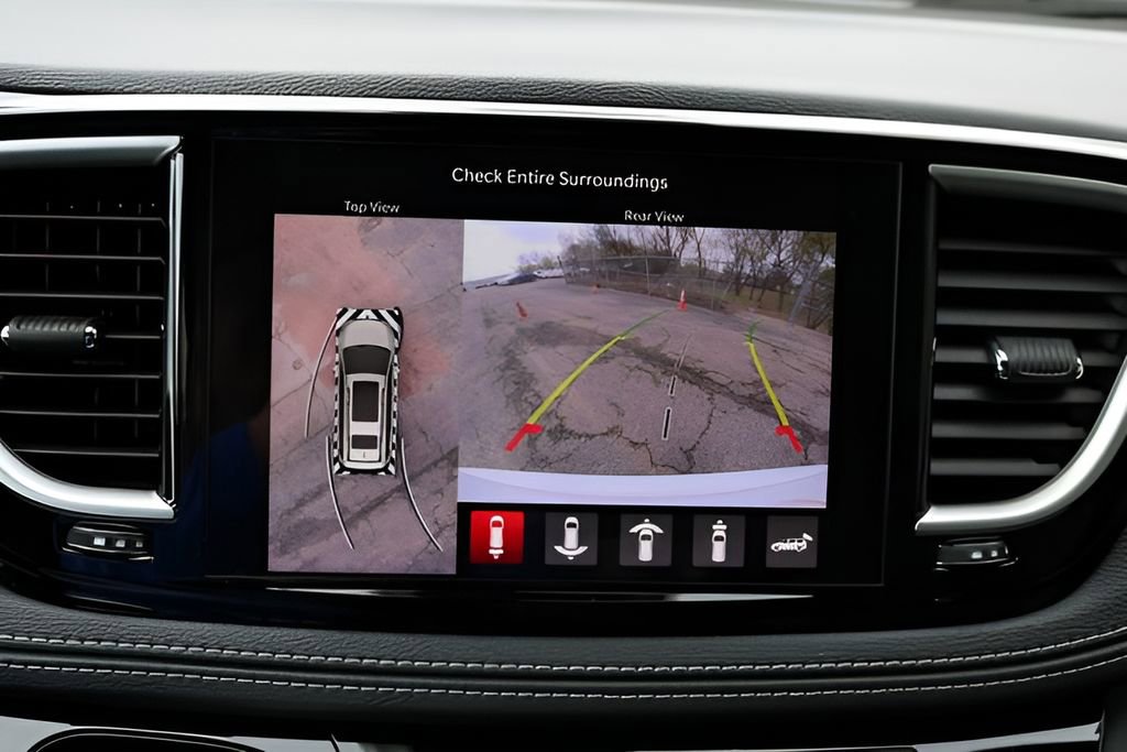 New 2026 Chrysler Pacifica Select FWD image 23
