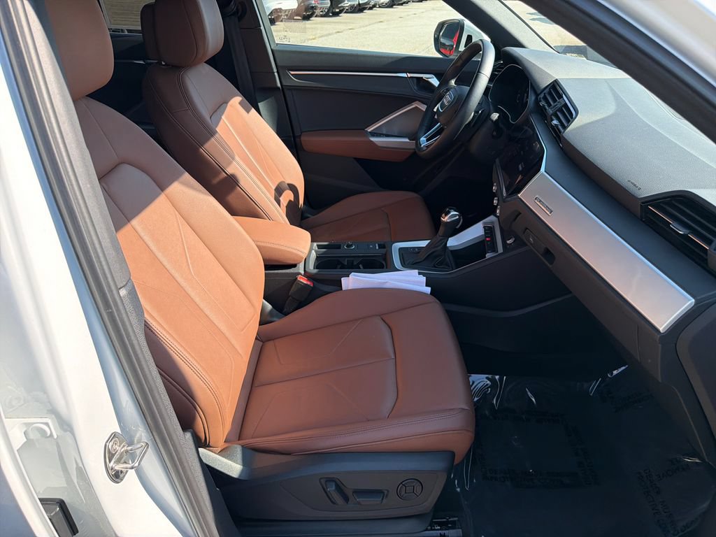 Used 2021 Audi Q3 2.0T Premium w/ Convenience Package AWD/4WD image 13