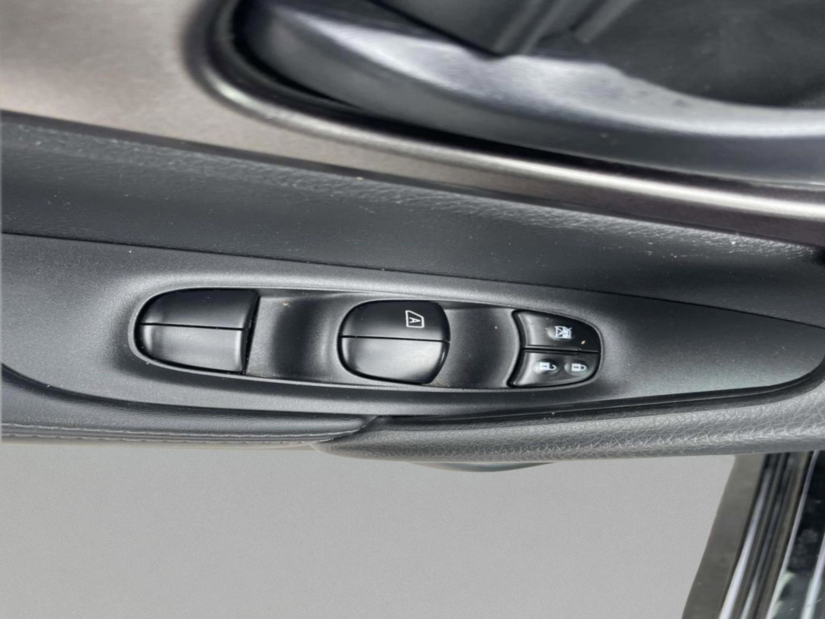 Used 2017 Nissan Rogue Sport S w/ S Appearance Package image 17