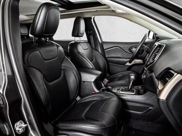 Used 2017 Jeep Cherokee Limited AWD/4WD image 22
