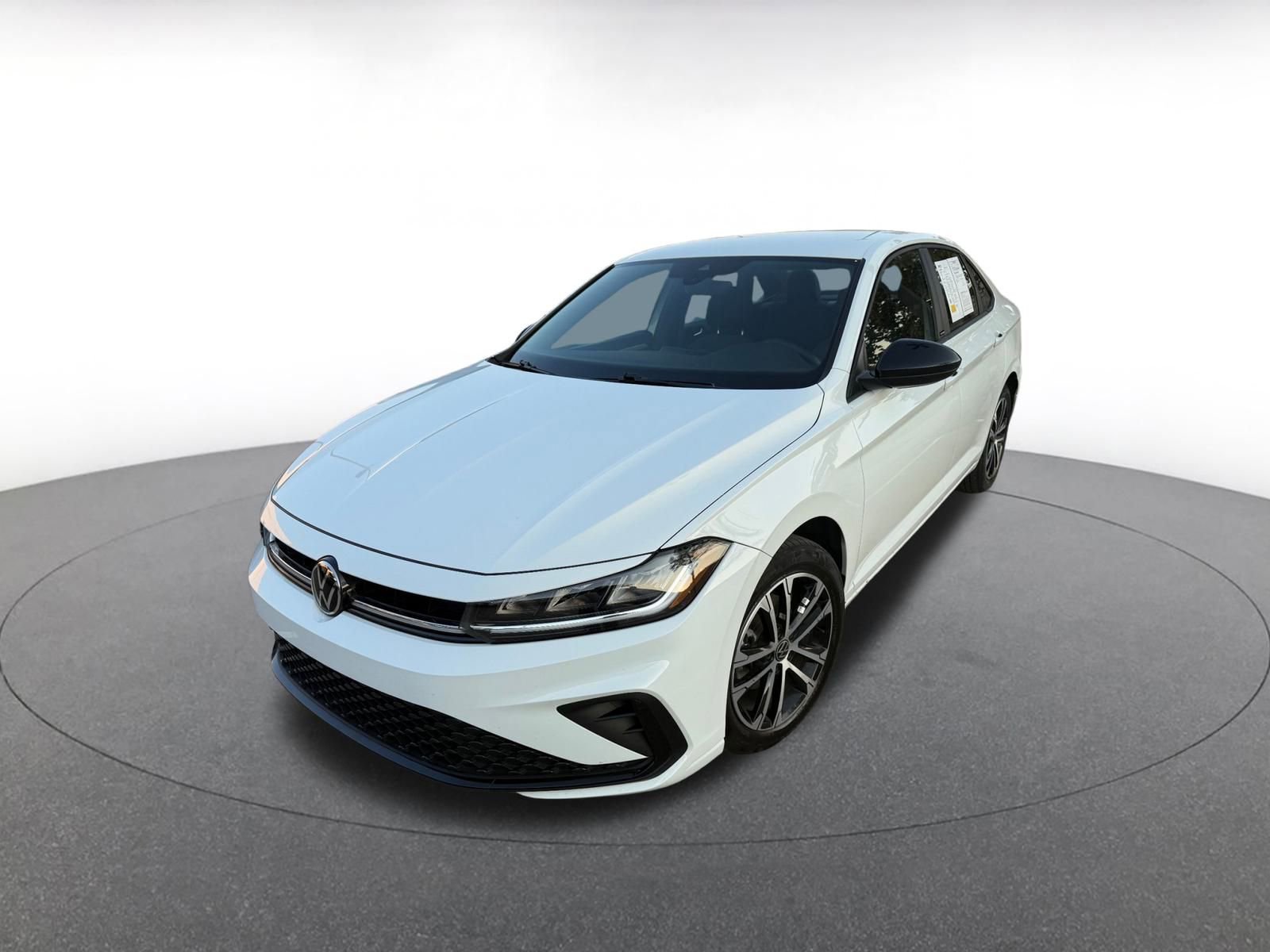 Used 2025 Volkswagen Jetta Sport image 3