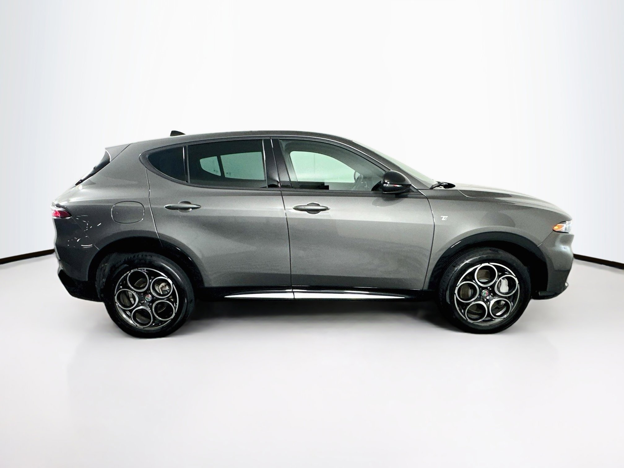 Used 2024 Alfa Romeo Tonale Ti AWD/4WD image 10