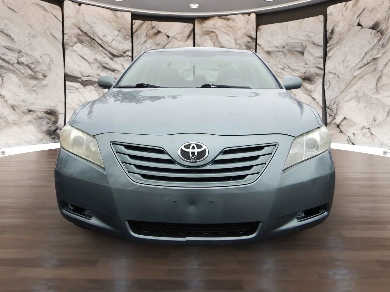 Used 2009 Toyota Camry LE FWD image 2
