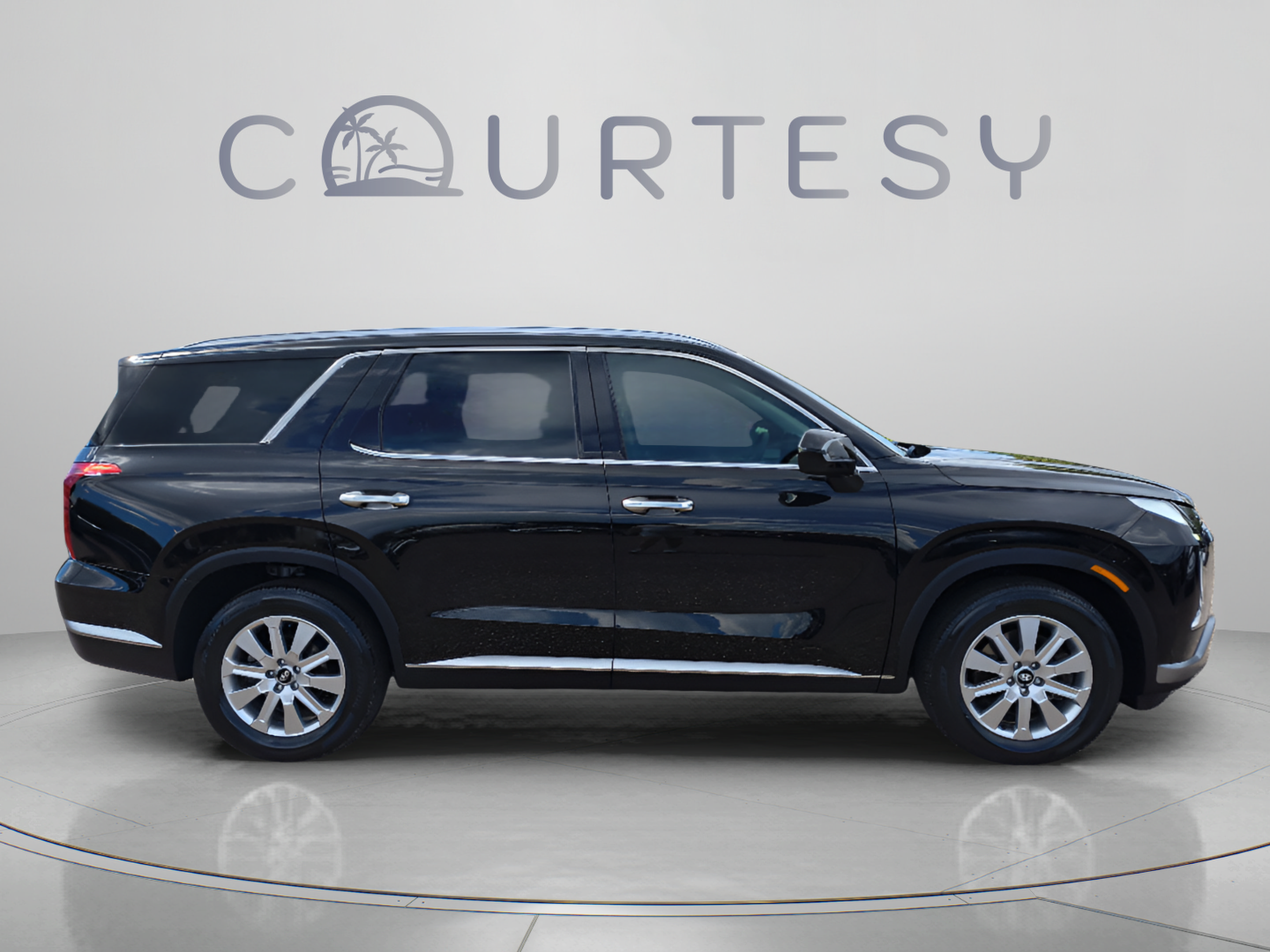 Certified 2024 Hyundai Palisade SEL FWD image 6