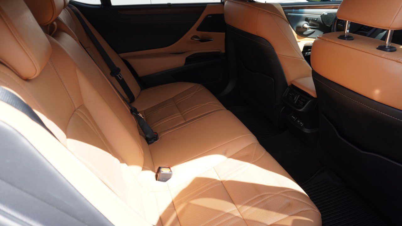 Used 2023 Lexus ES 350 Ultra Luxury w/ Accessory Package (Z2) FWD image 11