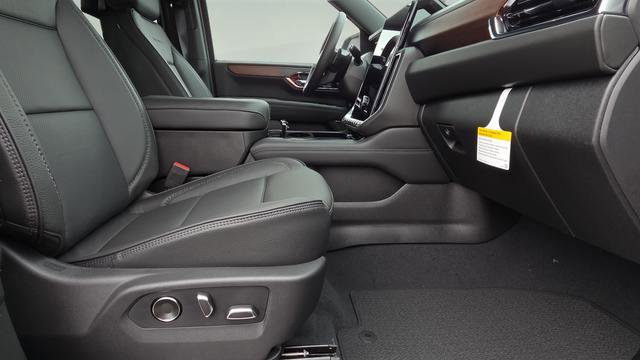 New 2026 GMC Yukon Denali w/ Denali Reserve Package image 17