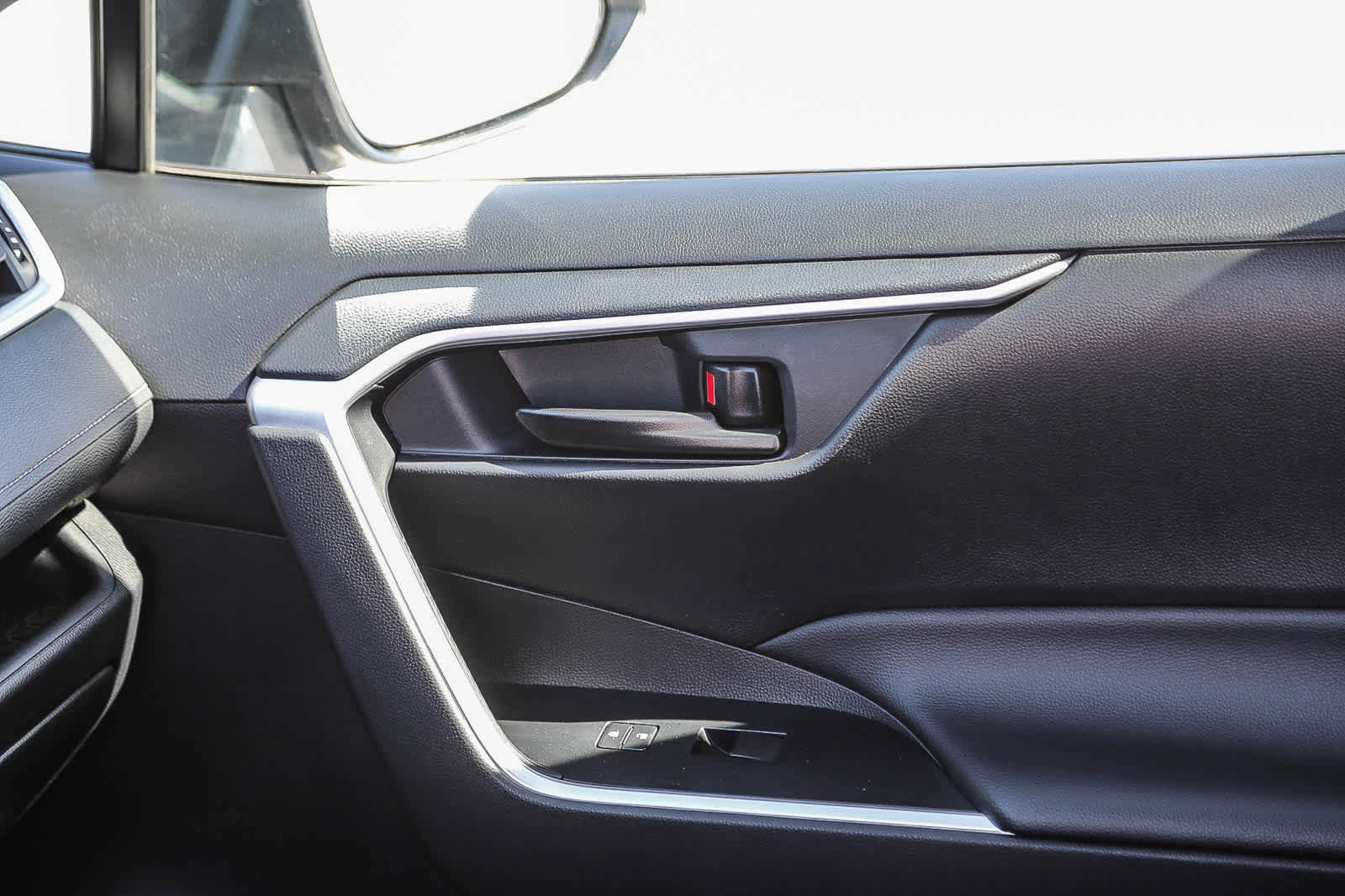 Certified 2024 Toyota RAV4 LE FWD image 22