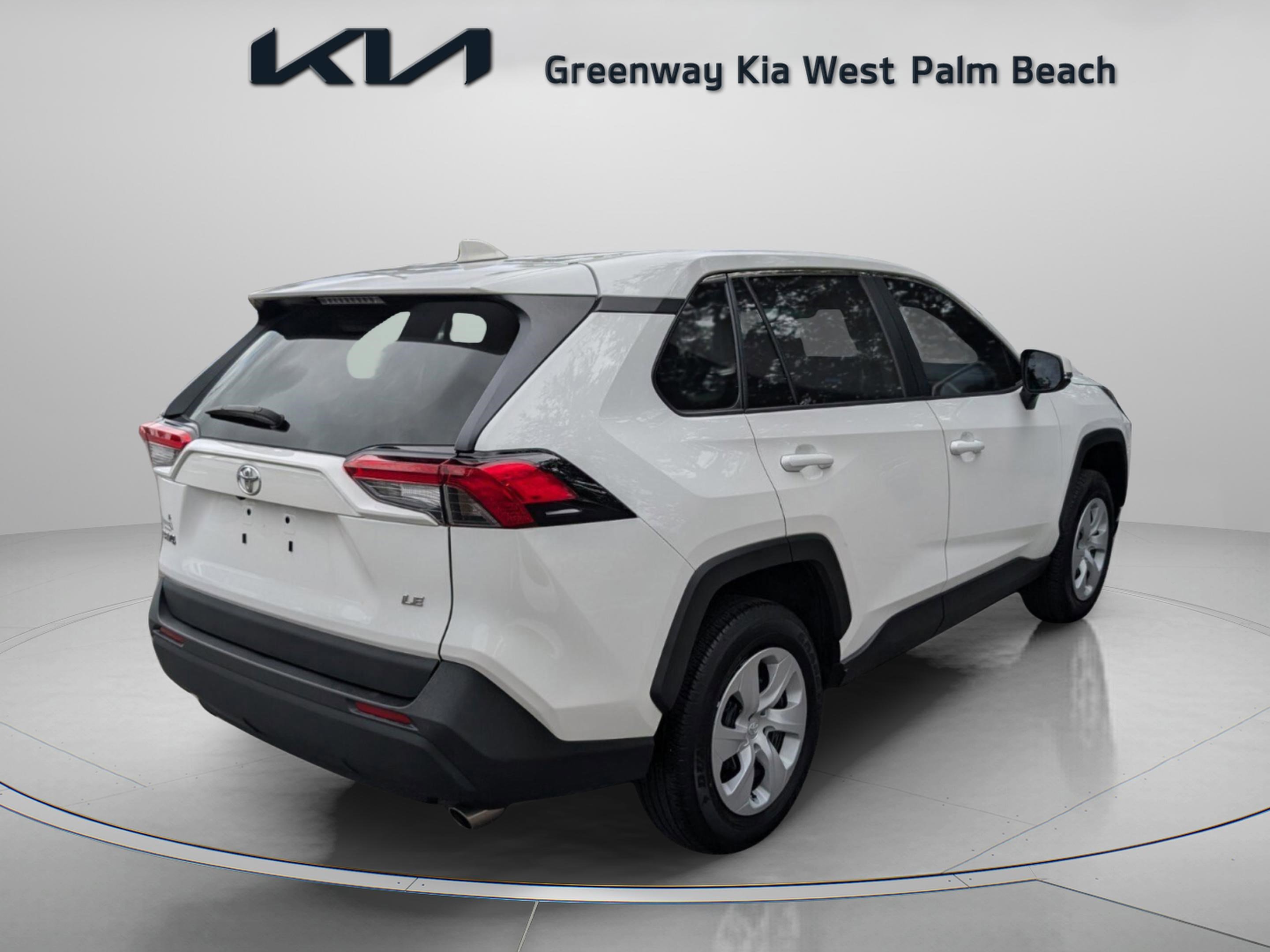 Used 2024 Toyota RAV4 LE image 8