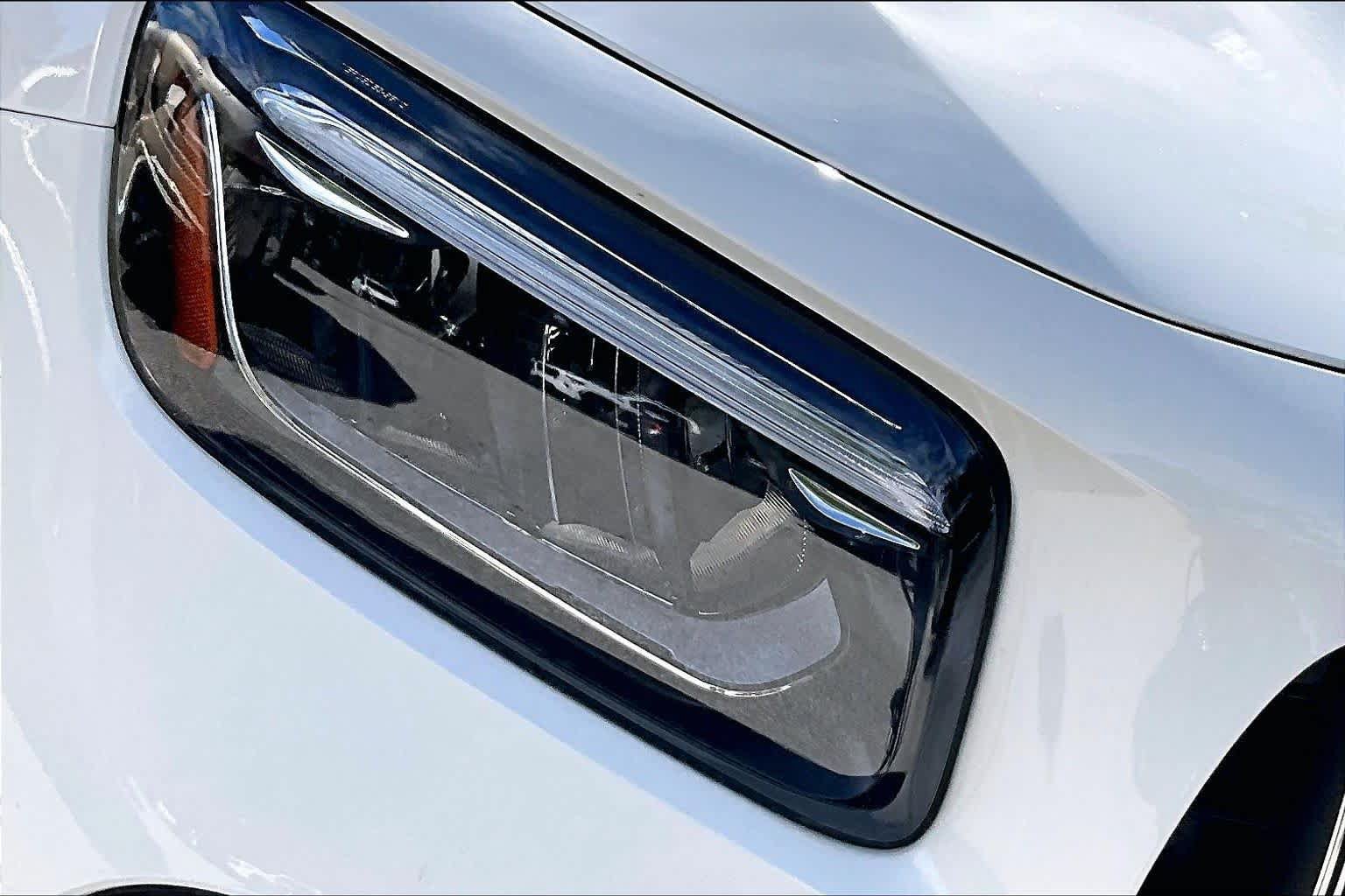 Used 2025 Mercedes-Benz GLB 35 AMG 4MATIC image 28