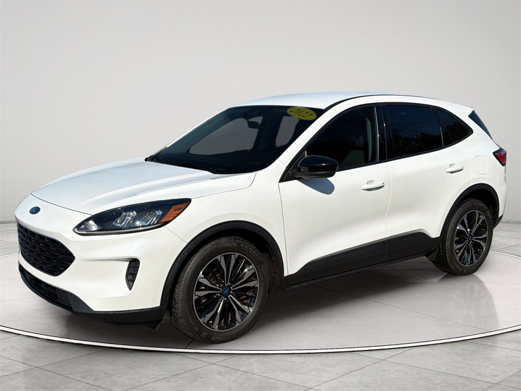 Used 2022 Ford Escape SE w/ SE Sport Appearance Package image 15