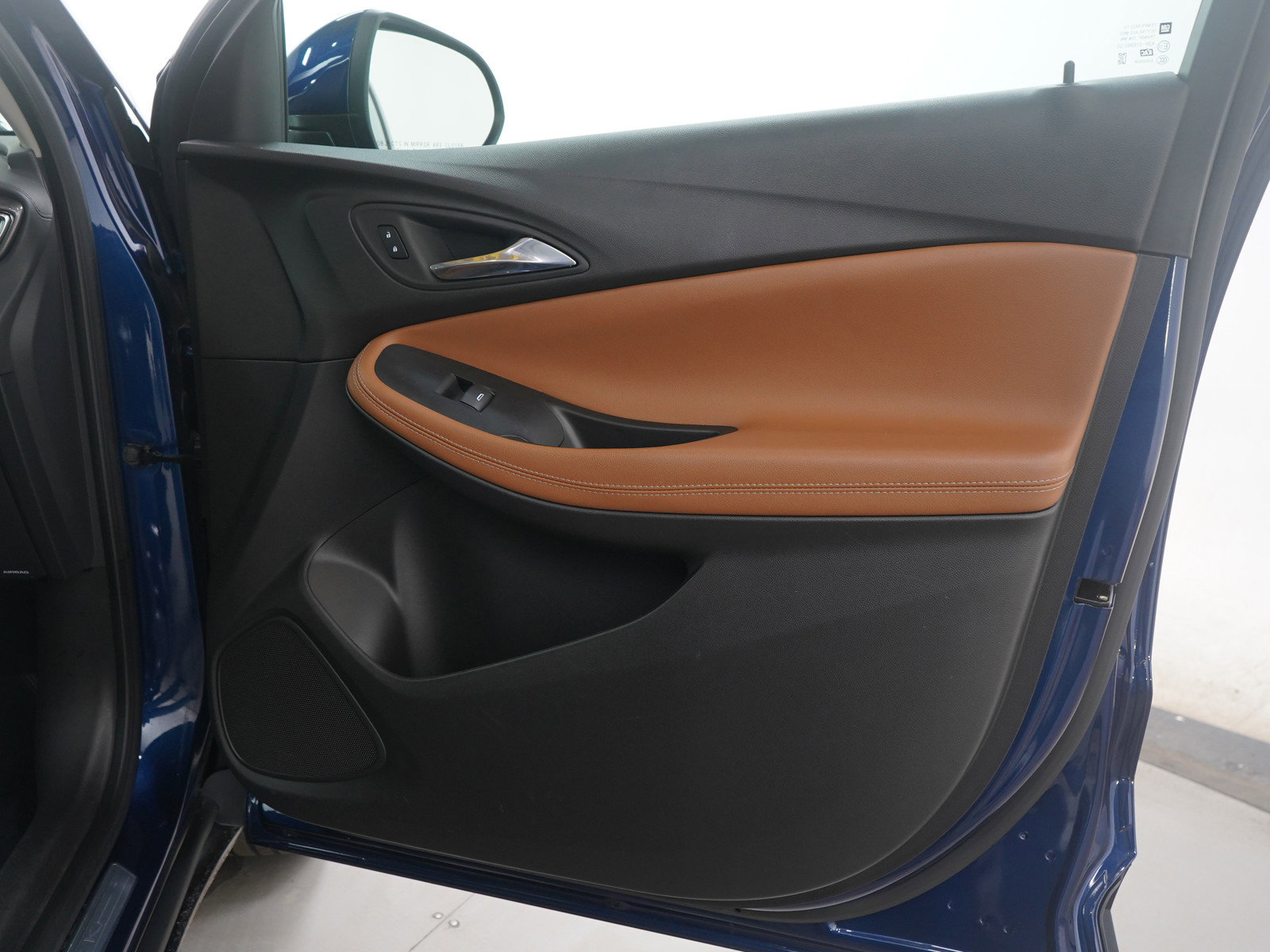 Used 2023 Buick Encore GX Essence w/ Experience Buick Package image 9