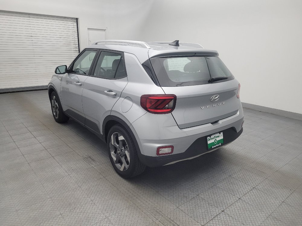 Used 2021 Hyundai Venue SEL FWD image 5
