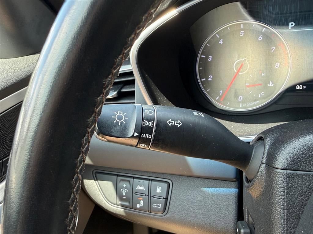 Used 2020 Genesis G70 2.0T w/ Elite Package image 23