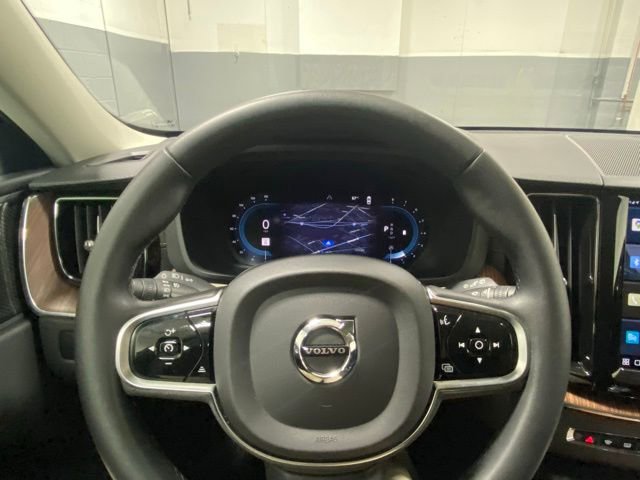 Used 2023 Volvo XC60 B6 Ultimate image 14