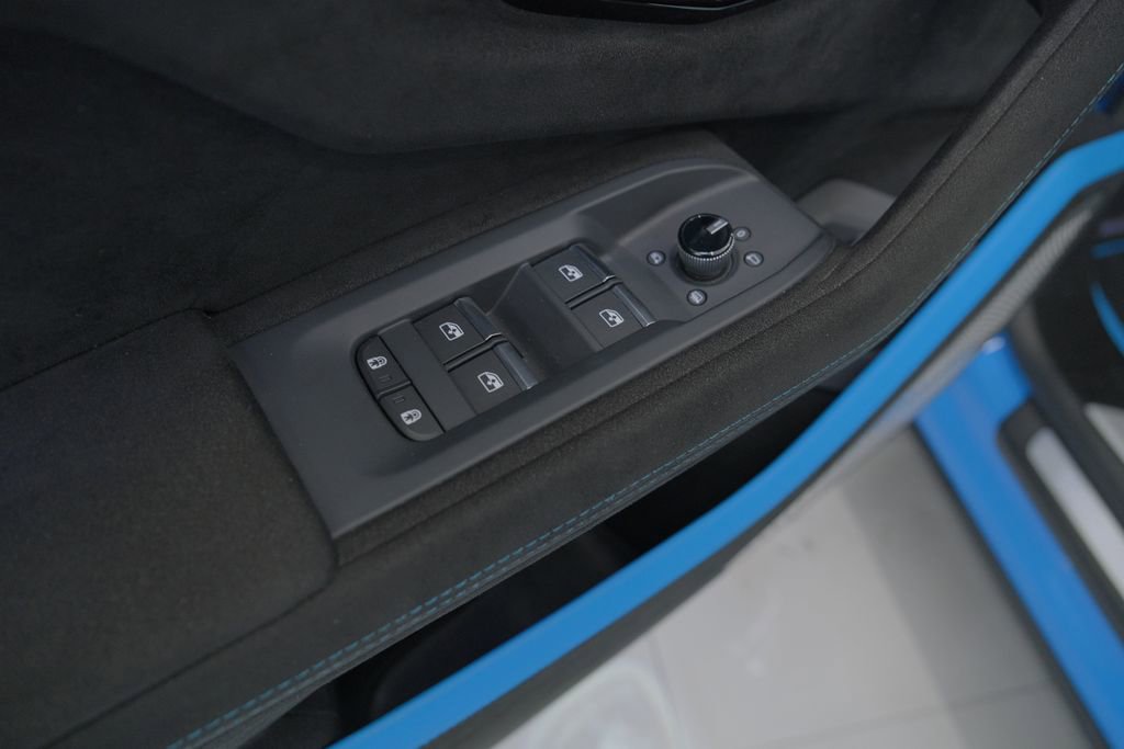 Used 2024 Lamborghini Urus Performante AWD/4WD image 54