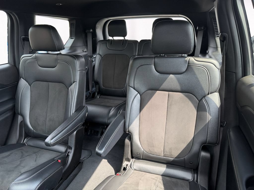 Used 2023 Jeep Grand Cherokee L Laredo AWD/4WD image 13