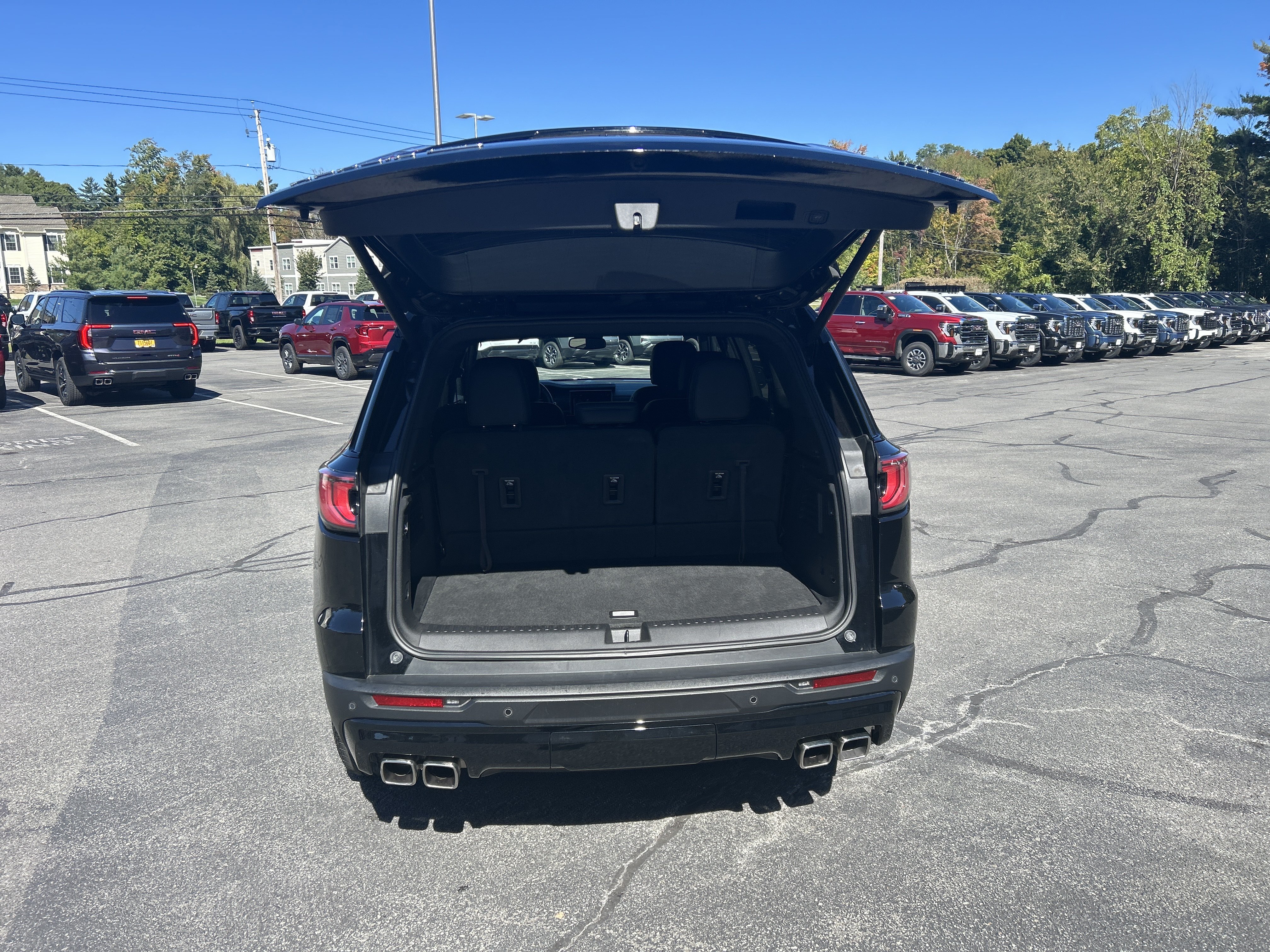 Used 2024 GMC Acadia AT4 w/ Luxury Package AWD/4WD image 11