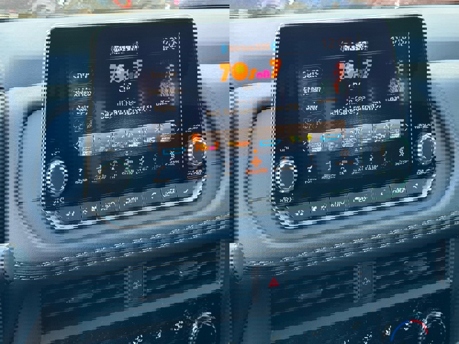 Used 2025 Nissan Rogue S image 28