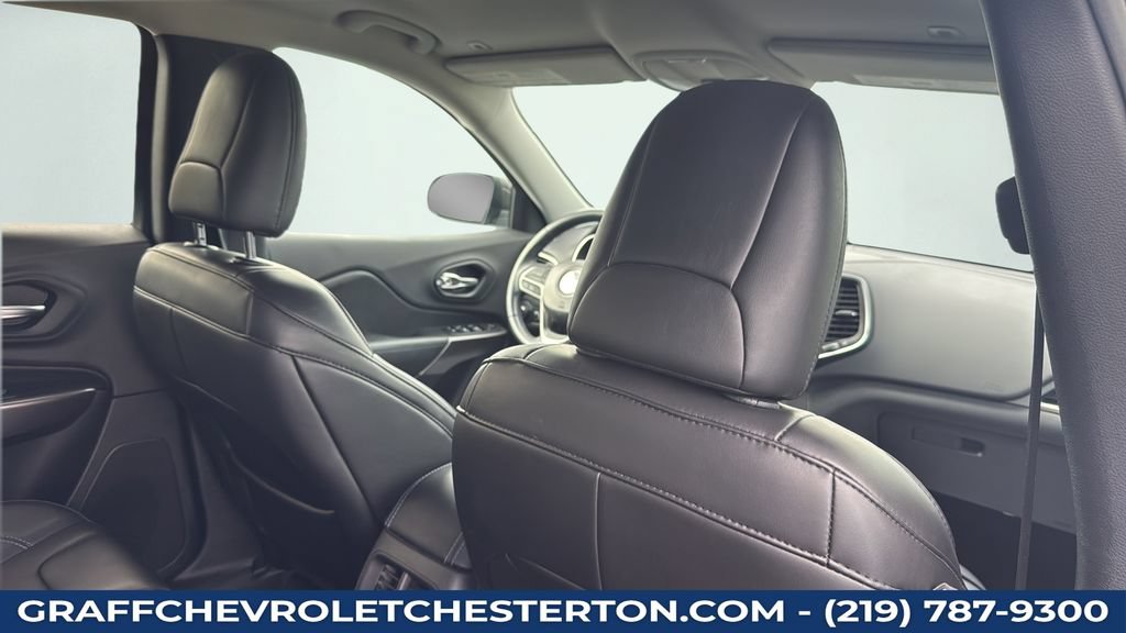 Used 2019 Jeep Cherokee Latitude Plus AWD/4WD image 36