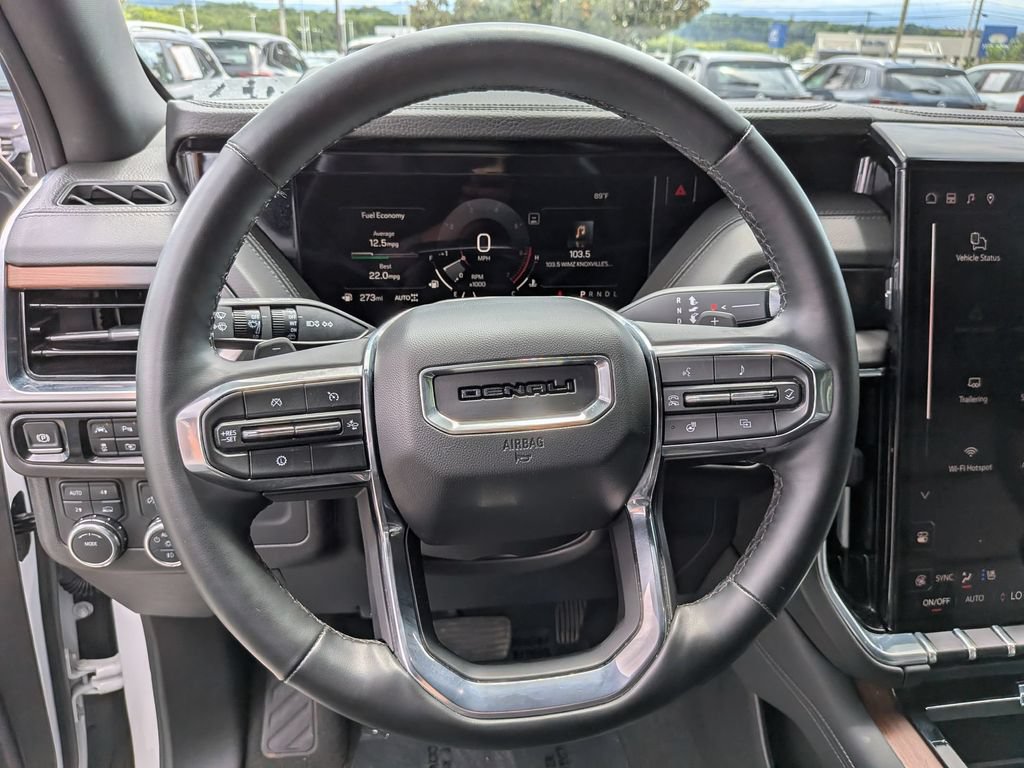 Used 2025 GMC Yukon XL Denali AWD/4WD image 22