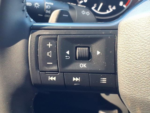 Used 2025 Nissan Rogue SV w/ SV Premium Package image 23