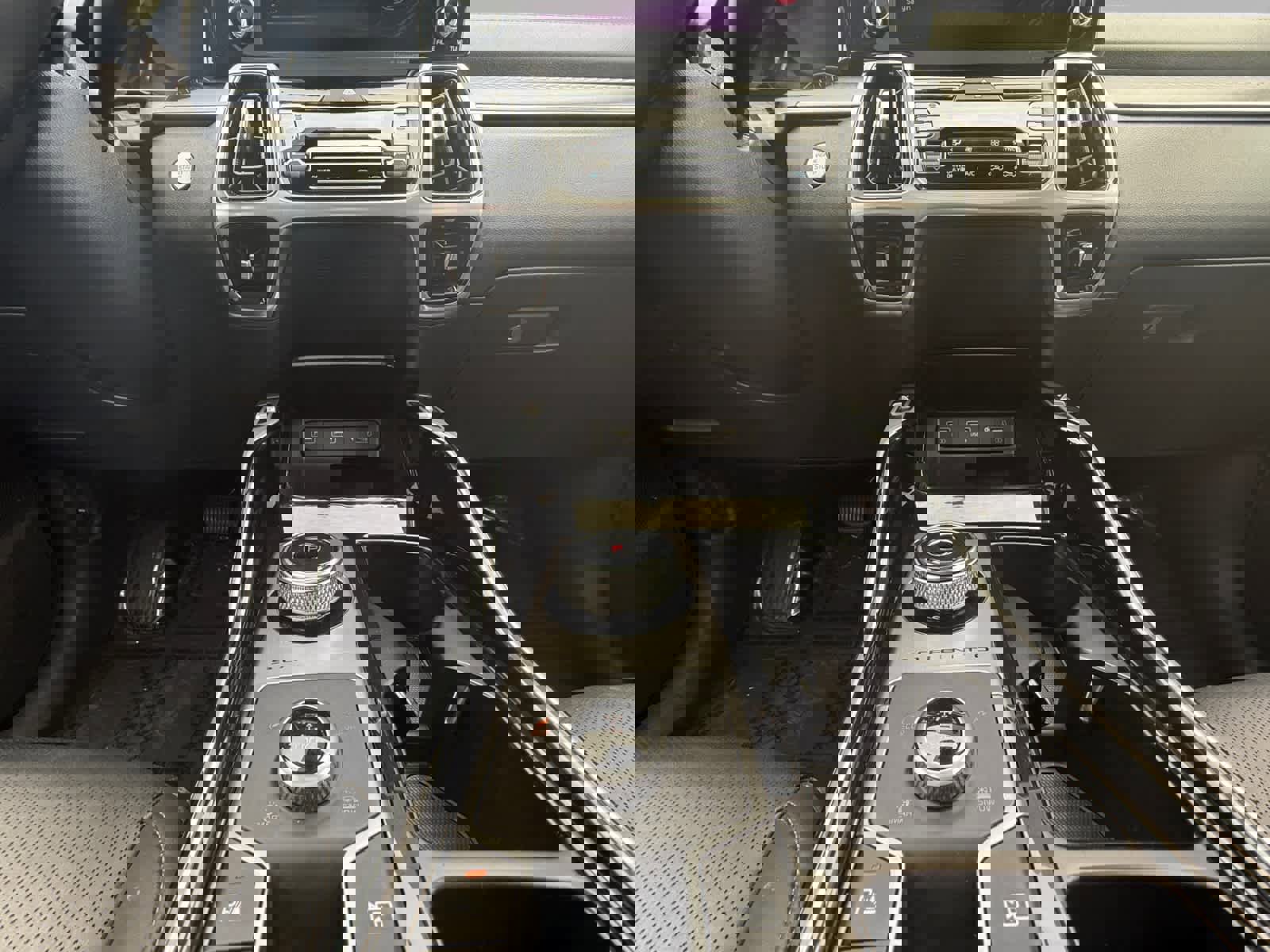 Used 2022 Kia Sorento SX w/ Panoramic Sunroof Package image 11