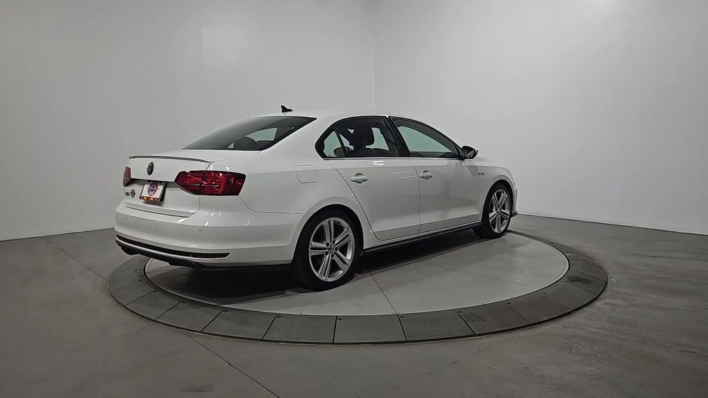 Used 2017 Volkswagen Jetta GLI image 5