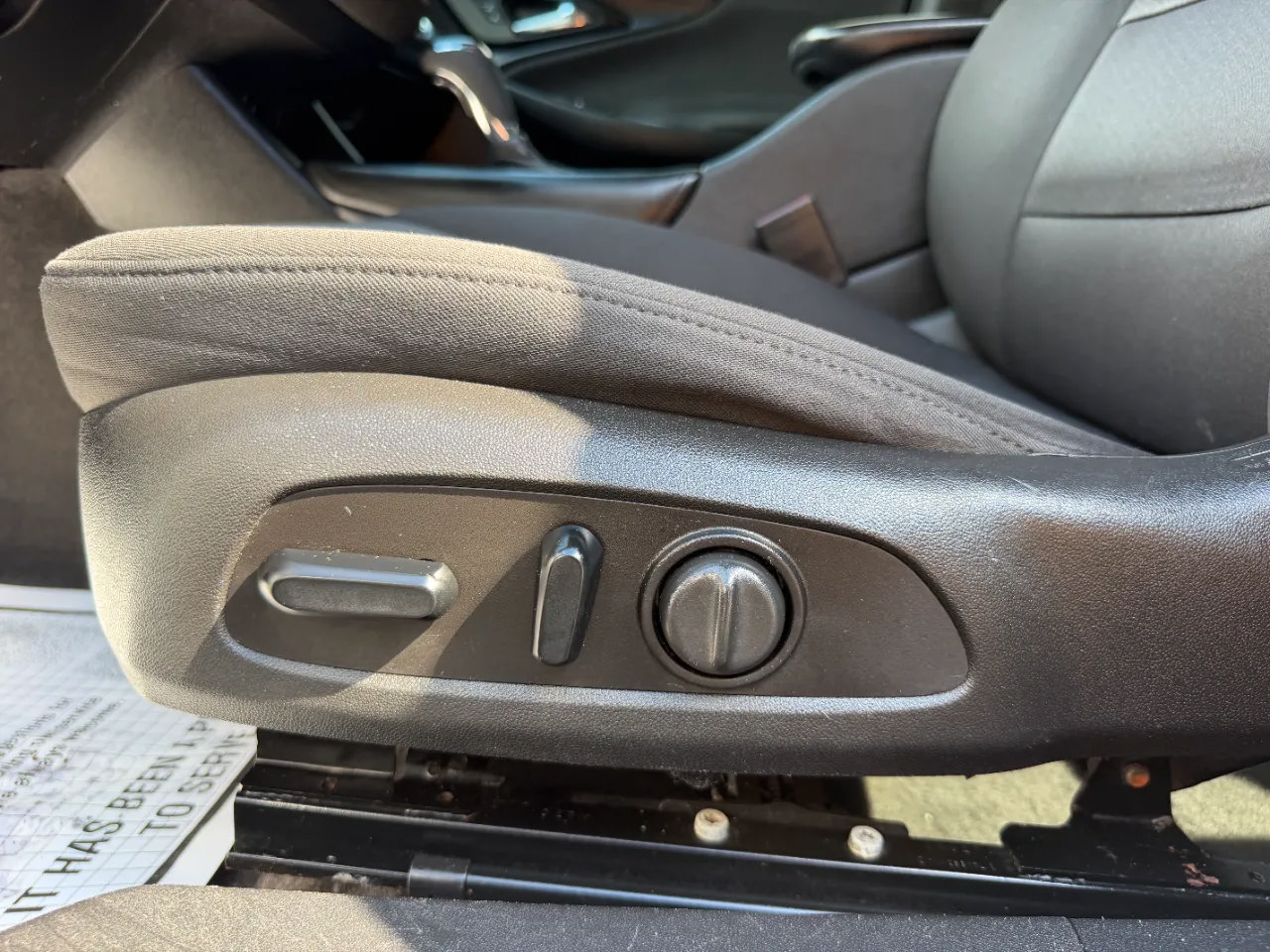 Used 2018 Chevrolet Malibu LT FWD image 25