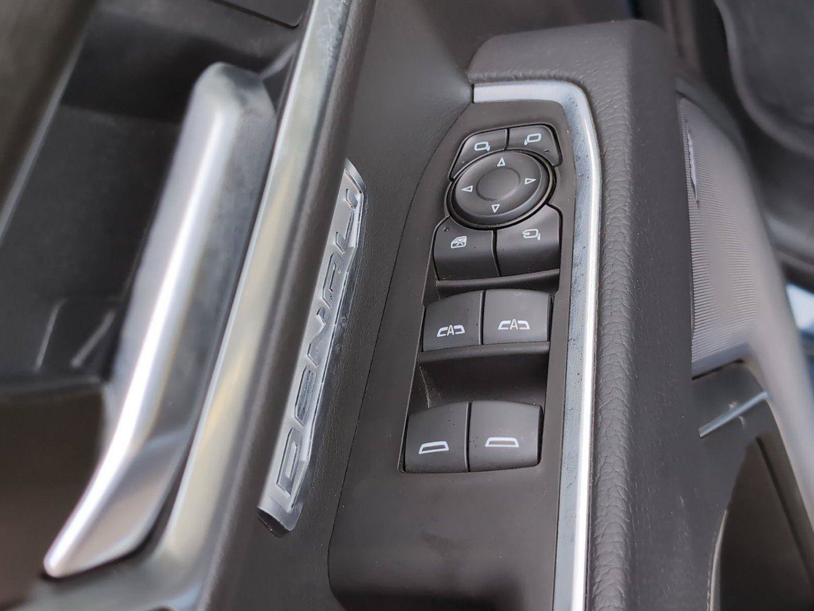 Used 2025 GMC Sierra 1500 Denali w/ Denali Reserve Package AWD/4WD image 17