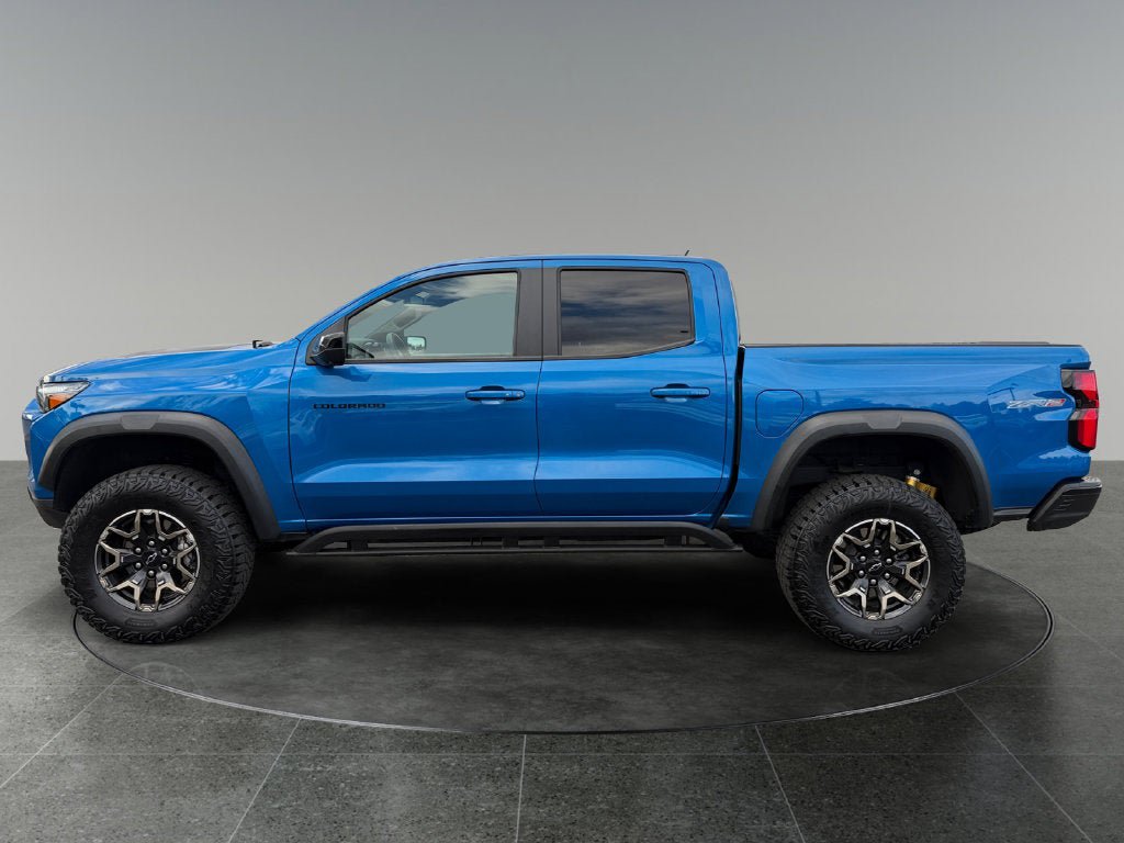 Used 2024 Chevrolet Colorado ZR2 w/ Technology Package AWD/4WD image 5