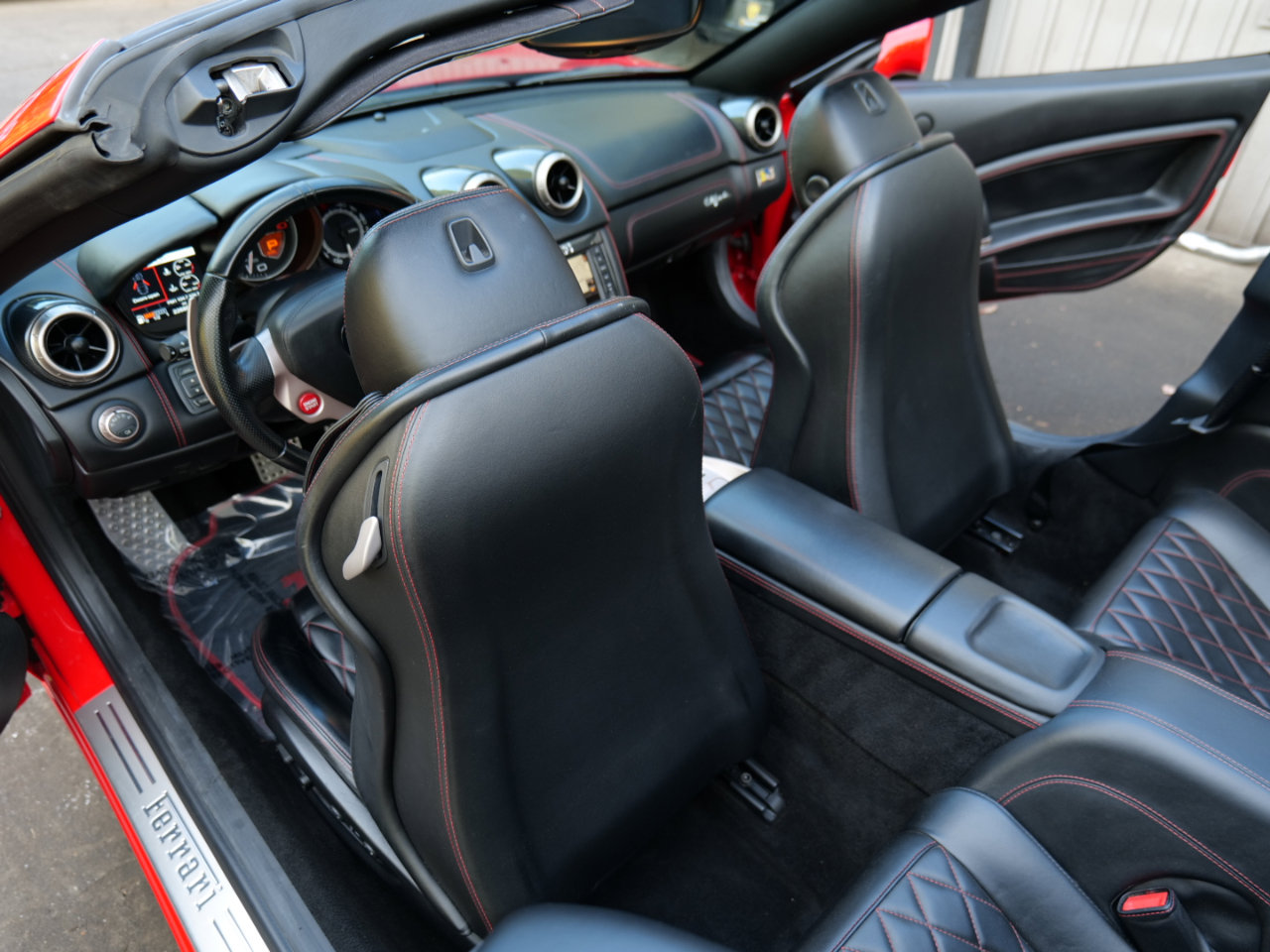 Used 2014 Ferrari California image 44