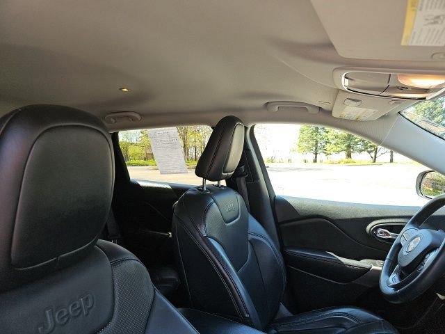 Used 2019 Jeep Cherokee Limited image 13