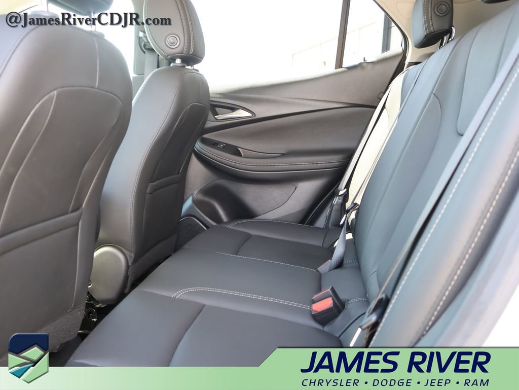 Used 2024 Buick Encore GX Sport Touring image 17