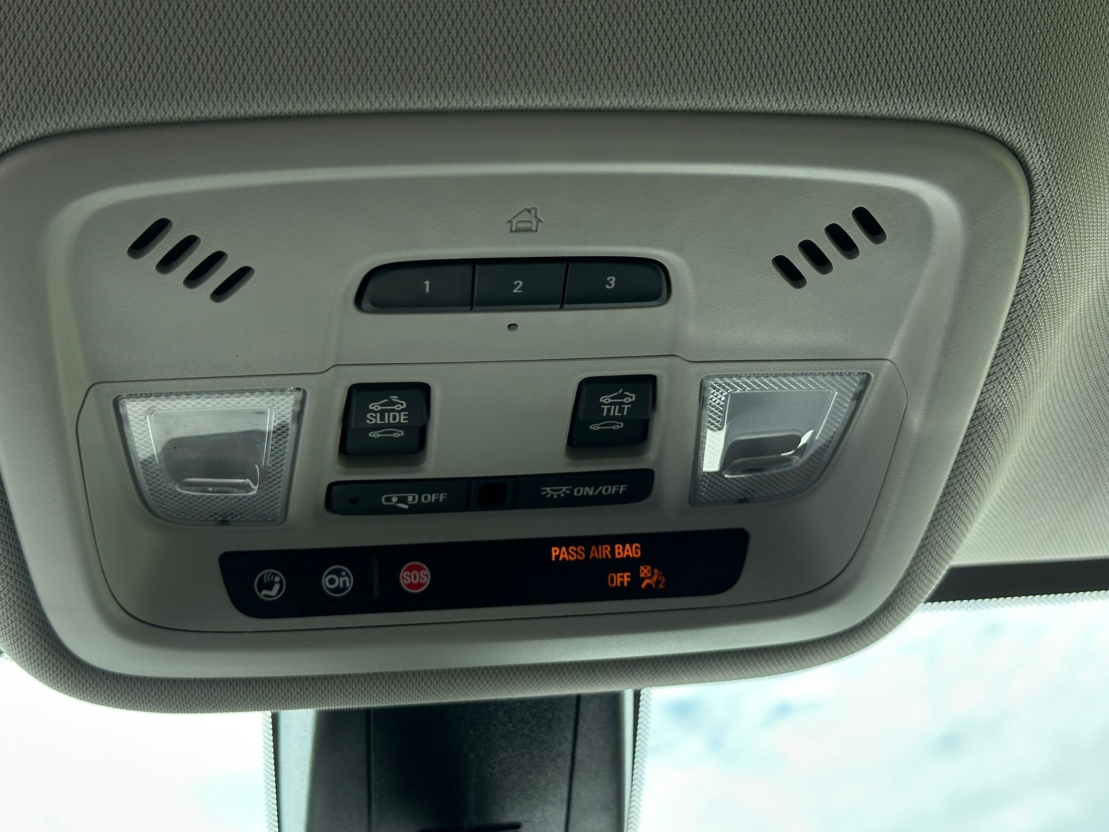 Used 2021 Chevrolet Traverse Premier w/ Redline Edition FWD image 17