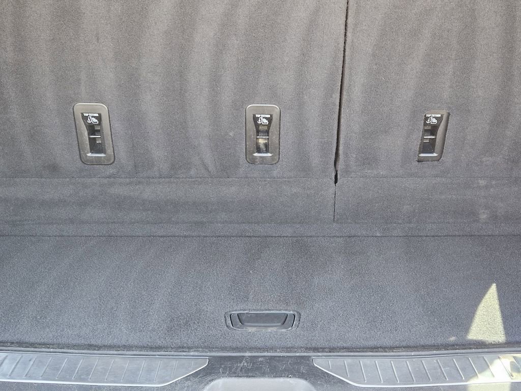 Used 2024 Chevrolet Tahoe Premier AWD/4WD image 38